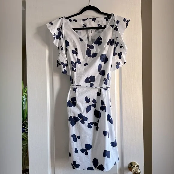 Miriam Baker, size 4, Mara dress in blue & white floral print. Made in Canada - Picture 4 of 6